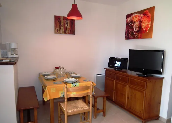 Domaene Mit Jacuzzi By Interhome *